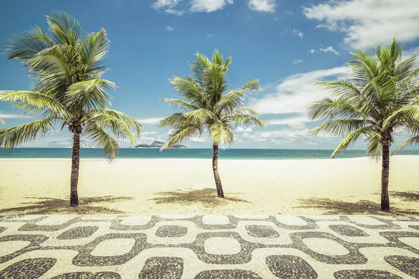 Palms with mosaic on Empty Ipanema Beach — Stock Photo, Image