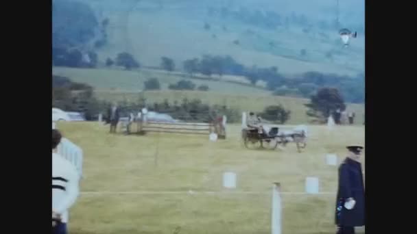 Reino Unido 1969, Sulky horse trot race 3 — Vídeos de Stock