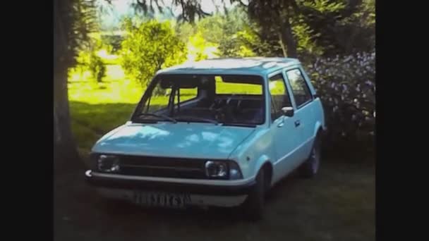 Fransa 1966, eski subcompact araba — Stok video