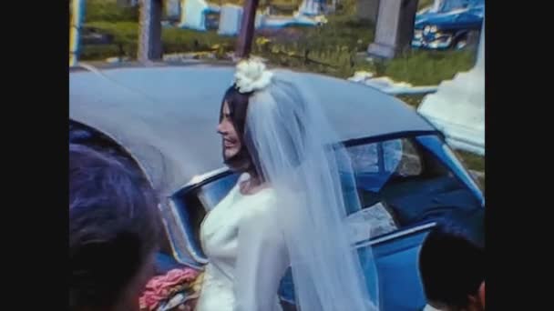 Велика Британія 1965, сцена весілля в 60-х — стокове відео