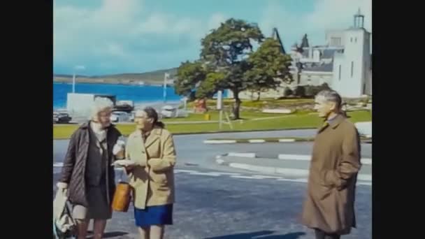 Inveraray 1965, vista de la ciudad de Inveraray en Escocia 2 — Vídeos de Stock