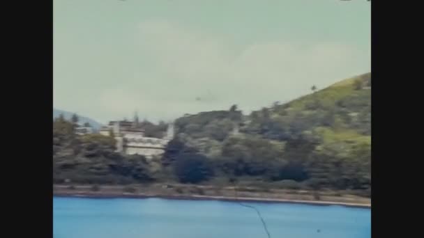 Inveraray 1965, Inveraray vista para a cidade na Escócia 4 — Vídeo de Stock