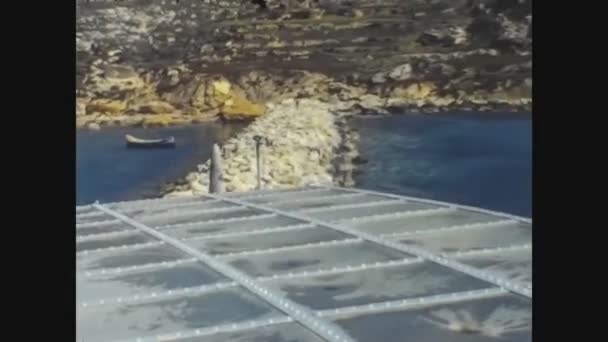 Malta 1981, uitzicht op de Middellandse Zee vanaf een veerboot 2 — Stockvideo
