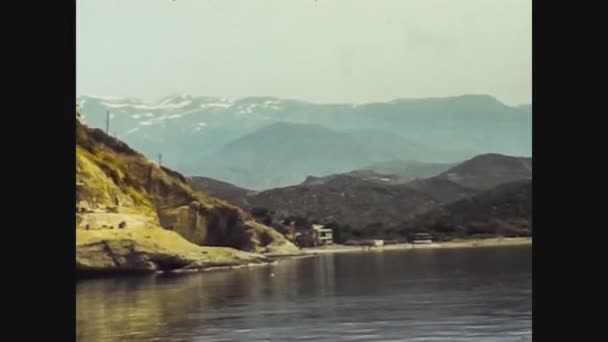 Griechenland 1982, Griechenlands felsige Küste — Stockvideo