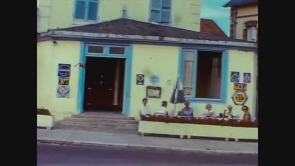 Italien 1966, italienische Bar in den 60er Jahren — Stockvideo