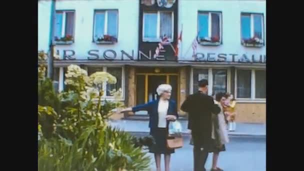 Austria 1966, widok ulicy Innsbruck w latach 60-tych 12 — Wideo stockowe