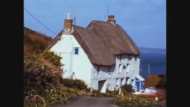 Egyesült Királyság 1968, Lands end panorámás kilátás Wales 8 — Stock videók