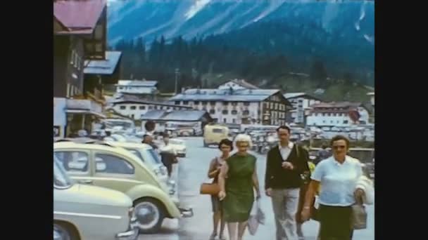 Austria 1966, widok ulicy Innsbruck w latach 60-tych 2 — Wideo stockowe