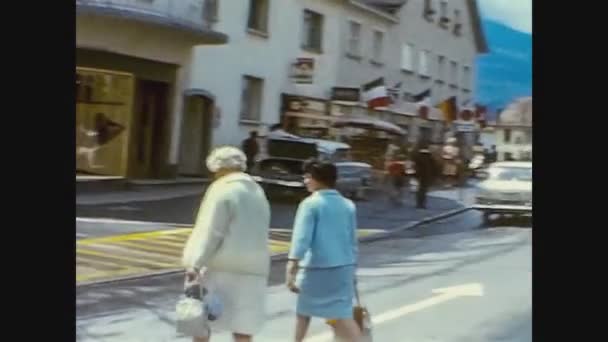 Innsbruck 1966, People in Innsbruck Street's — 图库视频影像