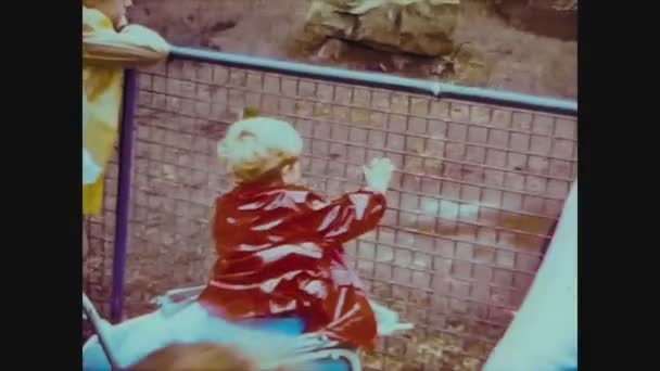 Reino Unido 1965, vista del zoológico de Bristol en los años 60 5 — Vídeos de Stock