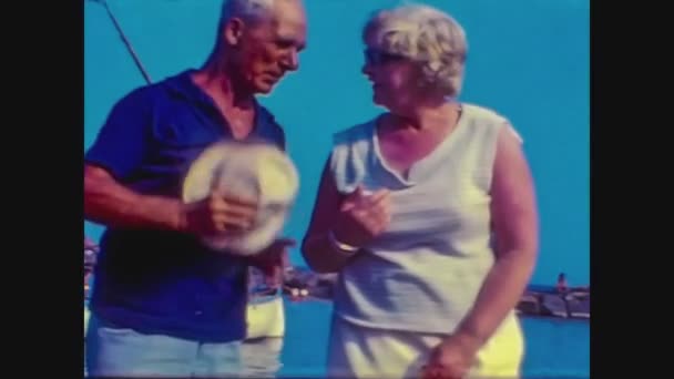 Italy 1966, Туристы в Санремо — стоковое видео