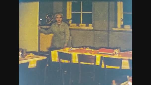 Wielka Brytania 1966, Family Christmas dinner in 60s 4 — Wideo stockowe