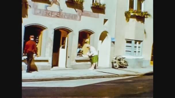 Austria 1964, widok na ulicę Wiedeń w latach 60-tych 2 — Wideo stockowe