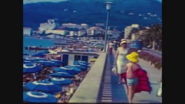 İtalya 1966, Sanremo sokak manzaralı 2 kişi