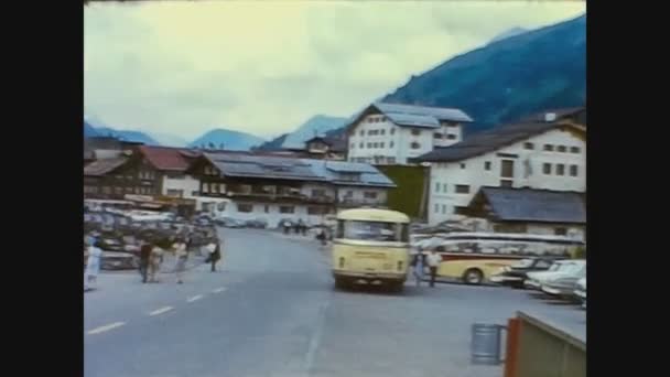 Австрия 1966, вид на улицу в 60-х 3 — стоковое видео