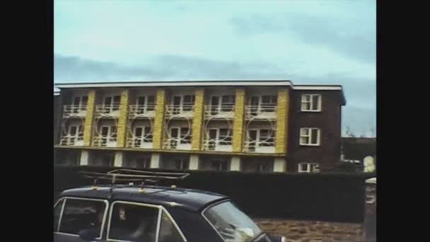 イギリス1967年、 60年代の英語マンション — ストック動画