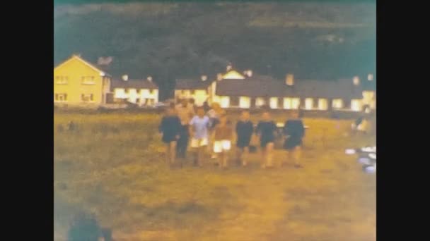 Reino Unido 1965, Boy scout camping in 60s — Vídeos de Stock