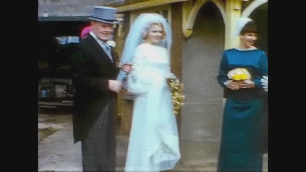 United Kingdom 1965, Home wedding scene in 60s 9 — Stock Video