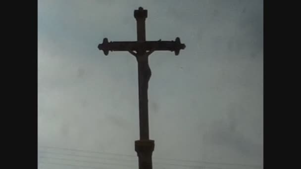 フランス1966年十字架のついた歴史的石碑 — ストック動画