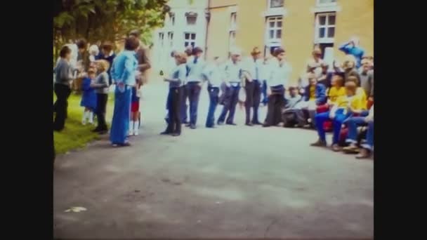 Reino Unido 1969, Encontro escolar na Inglaterra na década de 60 13 — Vídeo de Stock