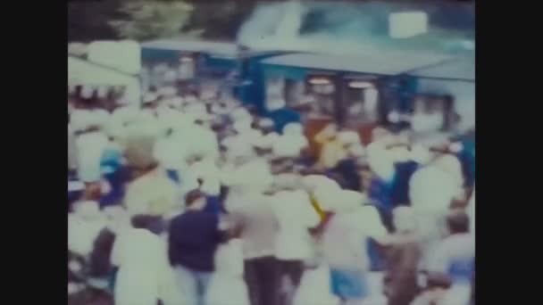 Royaume-Uni 1965, Personnes voyageant en Train historique 2 — Video