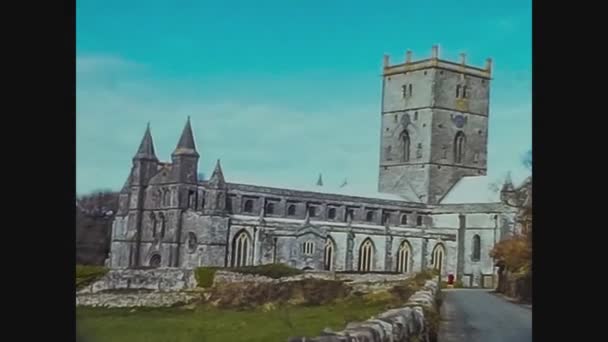 Reino Unido 1967, St. David 's cathedral in Wales — Vídeo de stock