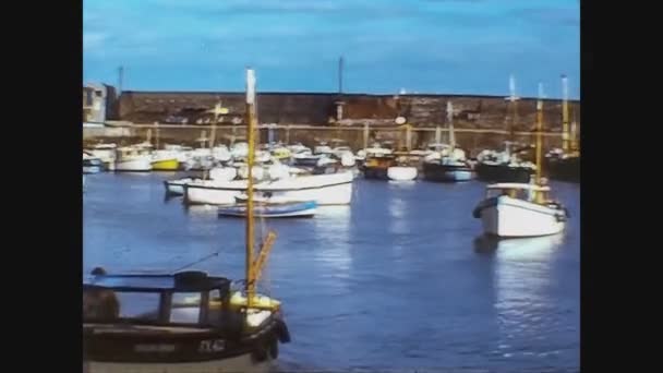 Verenigd Koninkrijk 1968, Lands end panoramisch uitzicht in Wales — Stockvideo