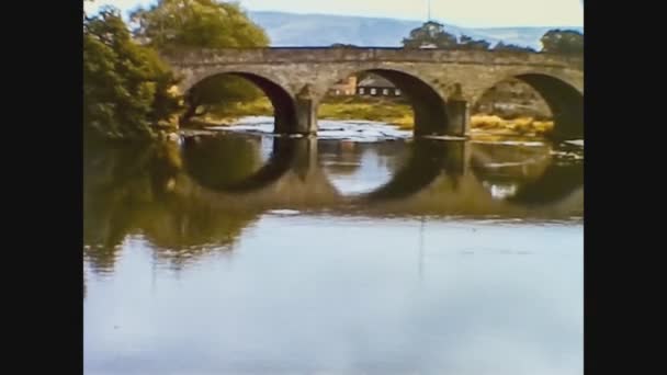 United Kingdom 1968, Old stone bridge over the river 2 — Stock Video