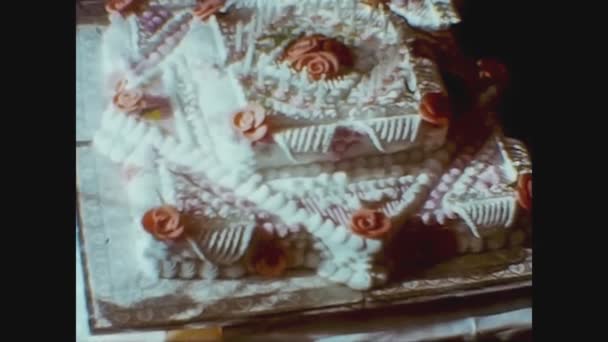 Egyesült Királyság 1961, Esküvői torta részlet — Stock videók