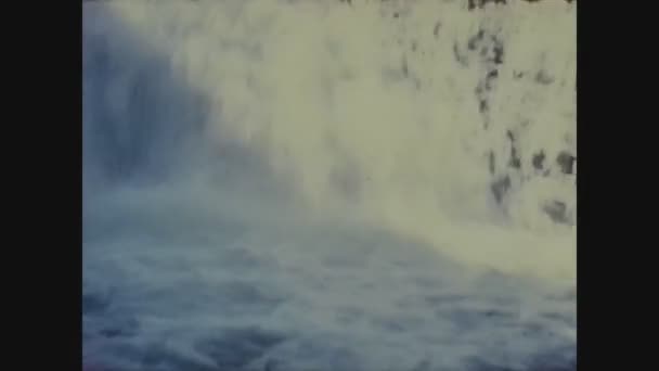 Regno Unito 1970, dettaglio Cascata nel Regno Unito — Video Stock