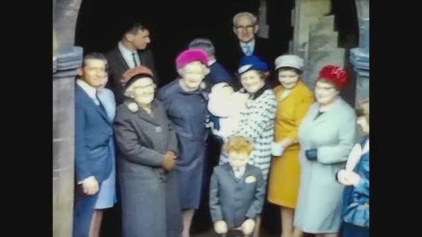 Velká Británie 1965, Elegantní staří lidé 5 — Stock video