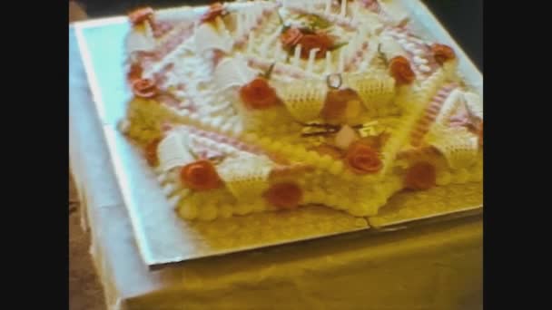 Egyesült Királyság 1961, Esküvői torta részlet — Stock videók