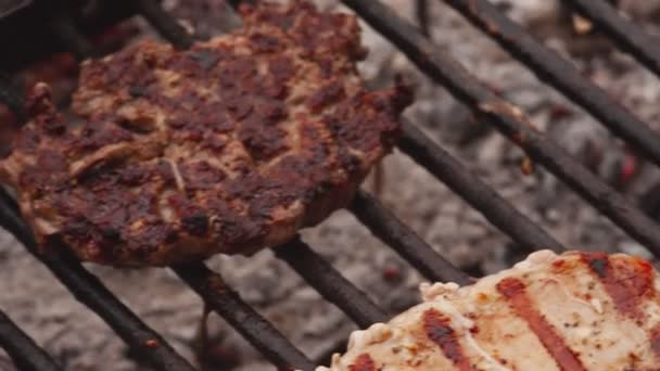 Gegrillte Rippen Detail mit Rauch 6 — Stockvideo