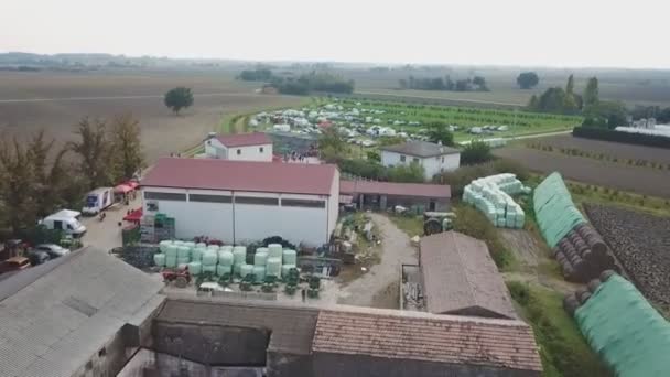 Zdjęcie lotnicze domku na wsi 2 — Wideo stockowe