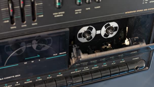 Insertar música cassette detalle — Vídeo de stock