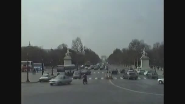 Francie 1988, Avenue of Champs Elysees v Paříži — Stock video