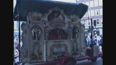 Hollanda 1989, Kukla Tiyatrosu