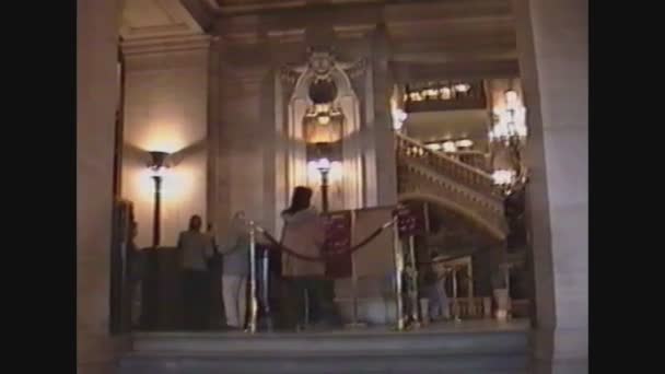 1988 년, 파리의 역사적 인 건물 내부 — 비디오