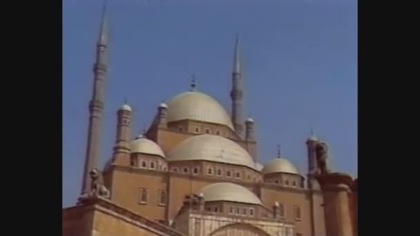Egypten 1988, Msosque madrassa av sultan hassan 4 — Stockvideo