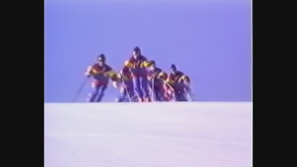 Italy 1988, Acrobatic skiers in snow — Αρχείο Βίντεο