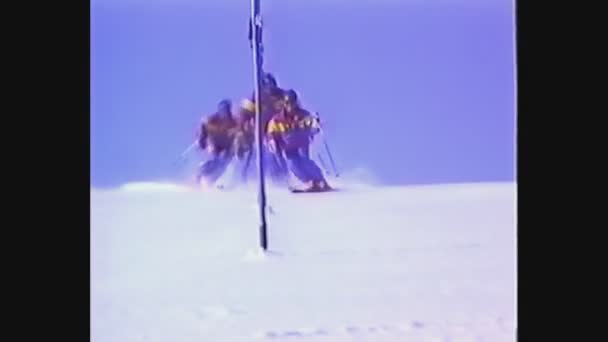 Италия 1988, Акробаты на снегу 6 — стоковое видео