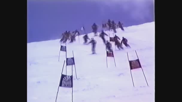 Italy 1988, Acrobatic skiers in snow 4 — Αρχείο Βίντεο
