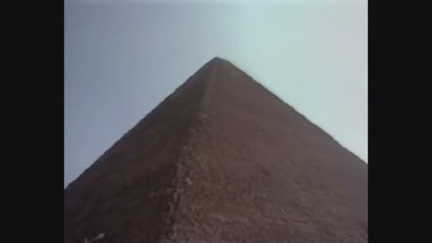 Egypt 1988, Pyramider av giza 2 – stockvideo