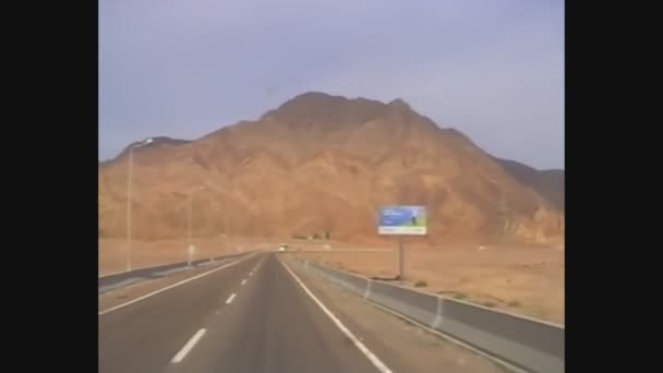 Egyiptom 1988, Utazás az egyiptomi sivatagi úton 3 — Stock videók