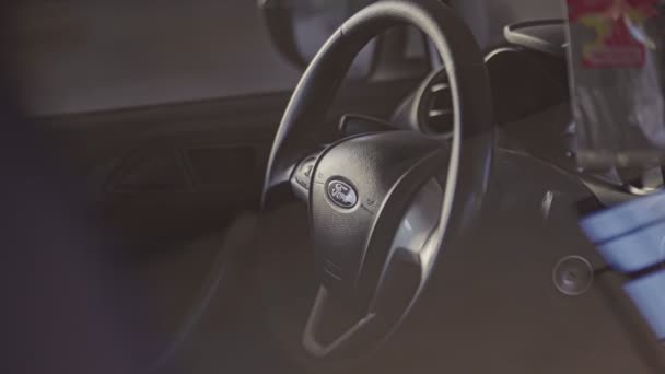 Volante Ford — Vídeo de Stock