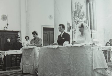 VILLANOVA DEL GHEBBO, İtalya 1951: 50 'lerde düğün sahnesi