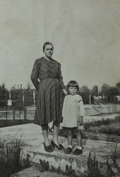 Milán Italia Octubre 1951 Abuela Niño Los Años — Foto de Stock