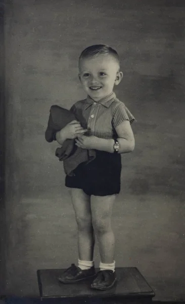 Milan Italy Απριλιοσ 1954 Χαριτωμένο Παιδικό Πορτραίτο Στη Δεκαετία Του — Φωτογραφία Αρχείου