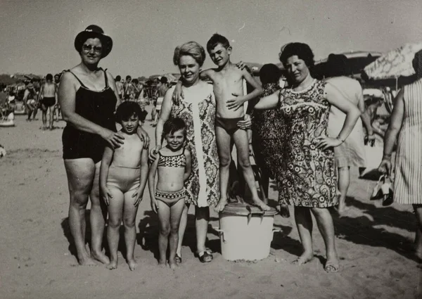 Milano Marittima Italia Luglio 1965 Famiglia Vacanza Mare Negli Anni — Foto Stock