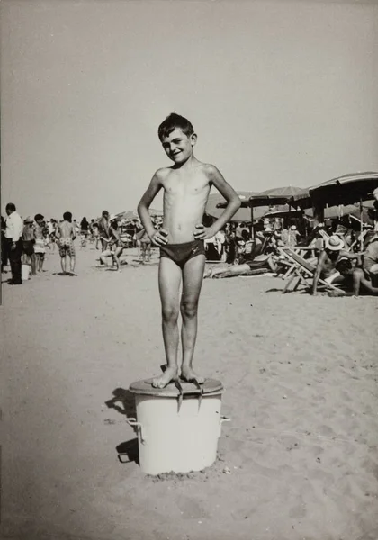 Milano Marittima Italy July 1965 Child Vacation Sea 60S — Stock Photo, Image